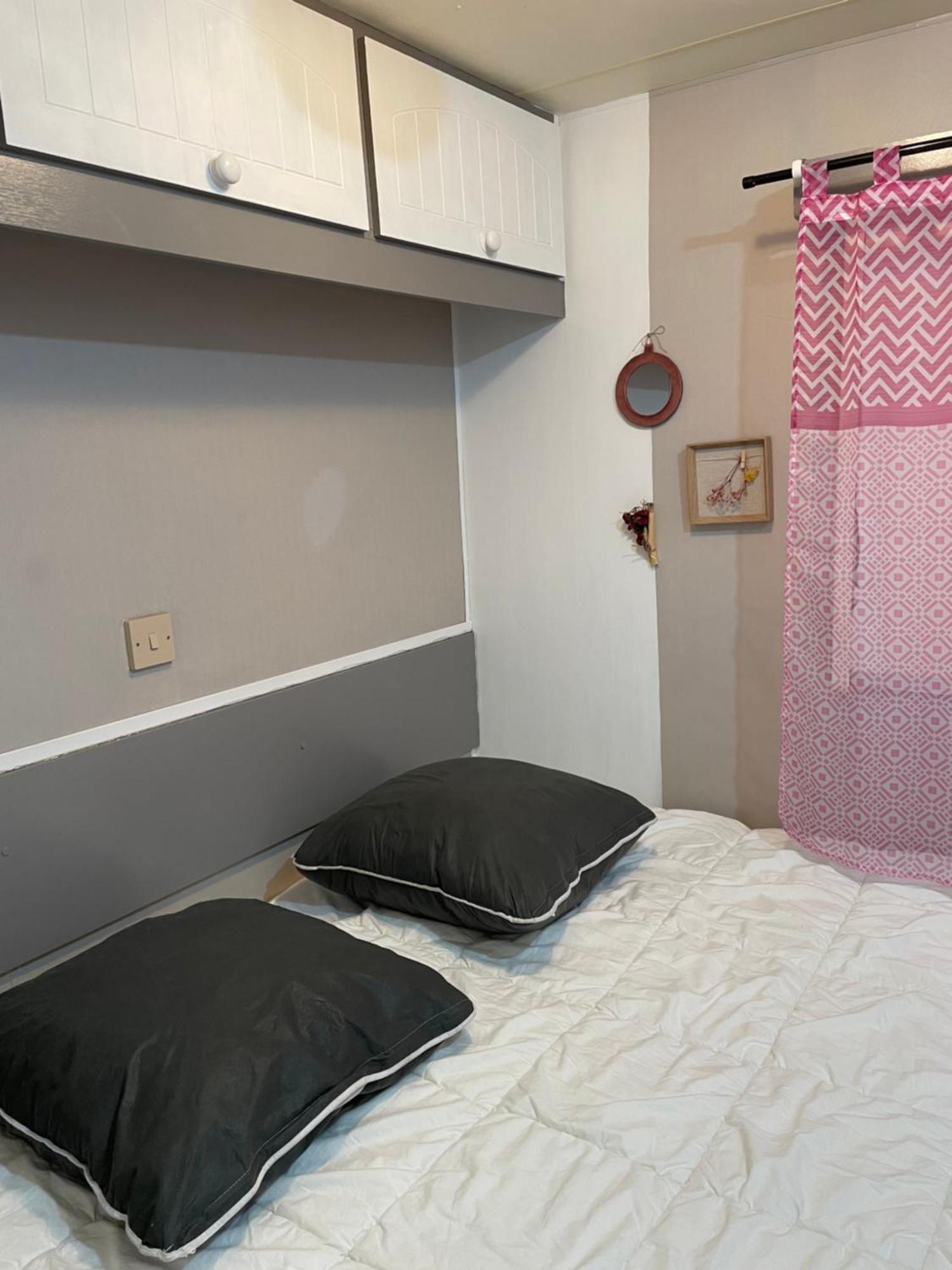Camping Oasis Village Puget-sur Argens Exterior foto